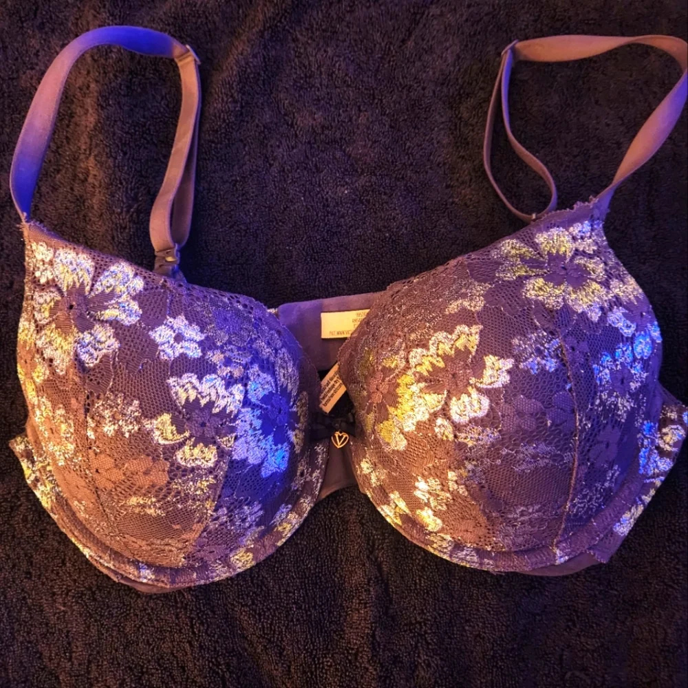 VICTORIA SECRET PADDED BRA- SIZE 34D